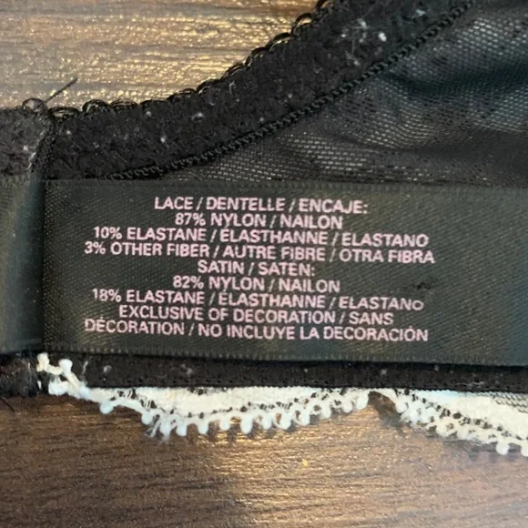 Victoria’s Secret Black & White Lace Dream Angels Push Up Bra - Picture 4 of 6